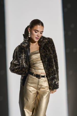  GOLD COLOUR 