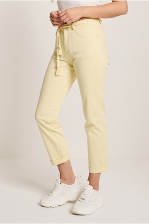 SOFT YELLOW