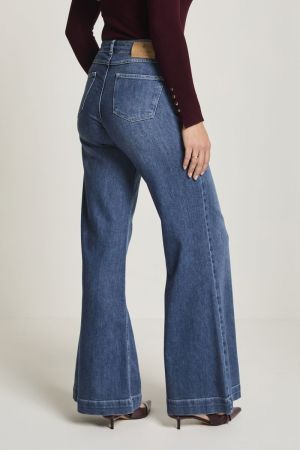  SMOKEY INDIGO