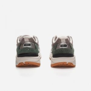  ALMOND BROWN