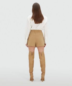  LIGHT BROWN