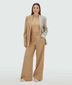  LIGHT BROWN