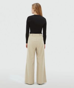  LIGHT BEIGE