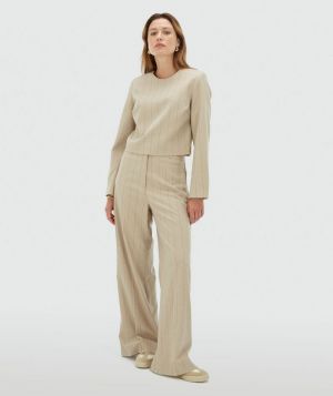  LIGHT BEIGE