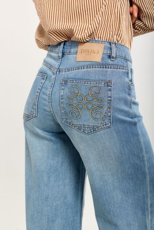  BLUE DENIM