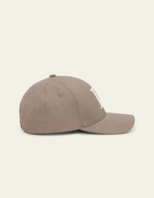 WALNUT BROWN