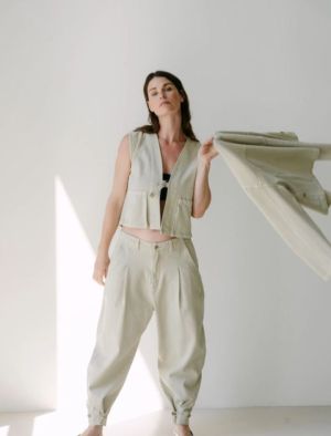  BEIGE JEANS