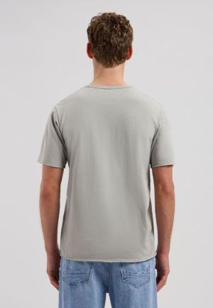  GHOST GREY