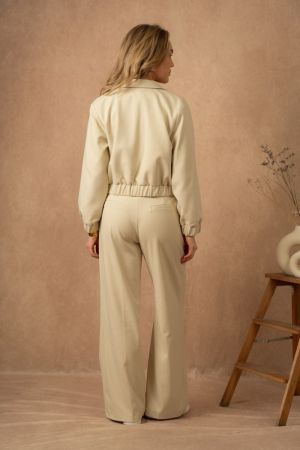  LIGHT BEIGE