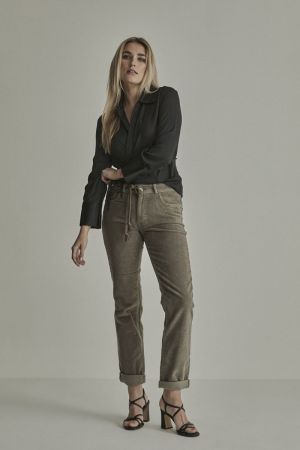KHAKI GREEN